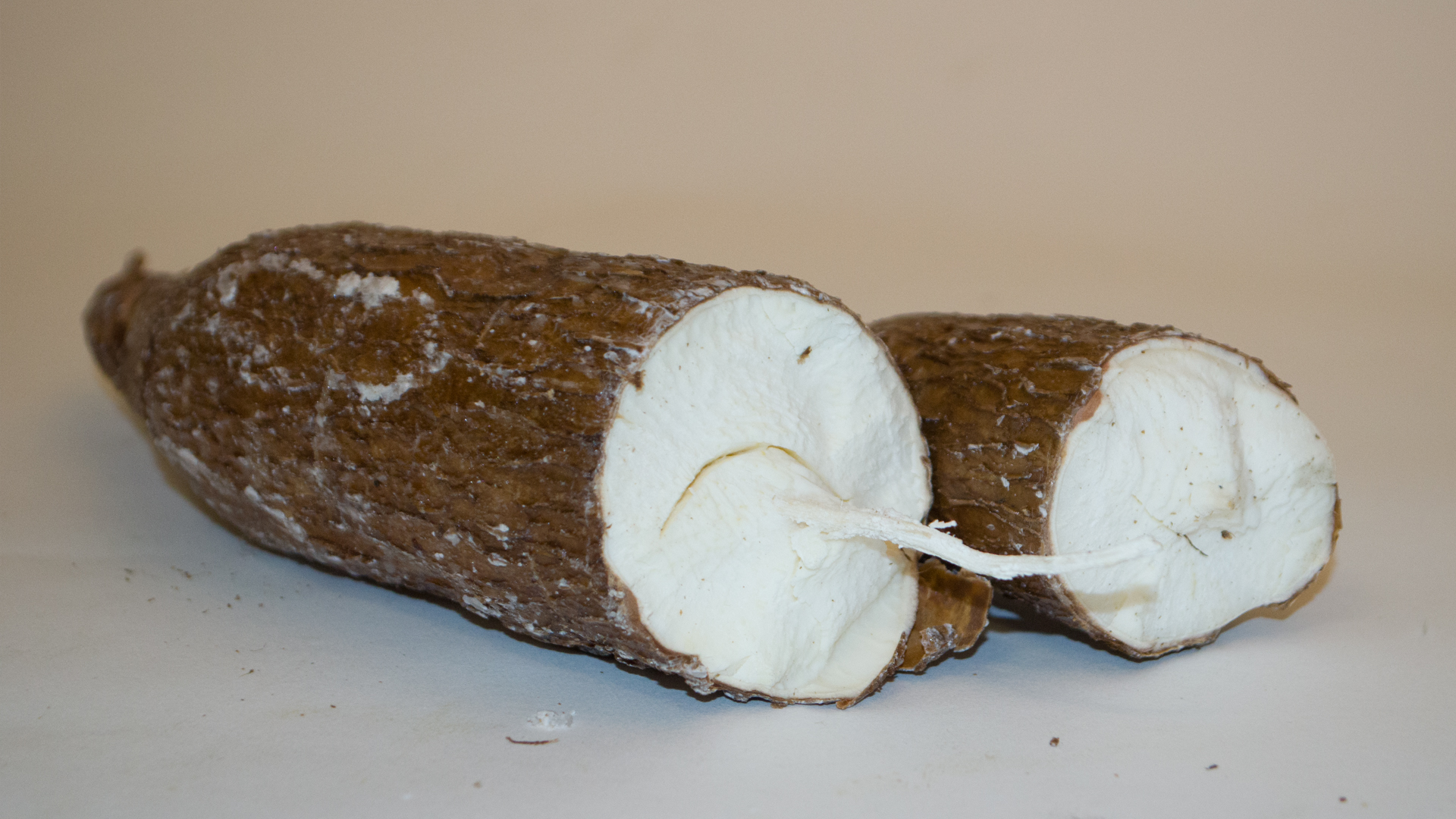 Cassava-Maniok-Wurzel Yuca Maniok Cassava Wurzel-Kiste